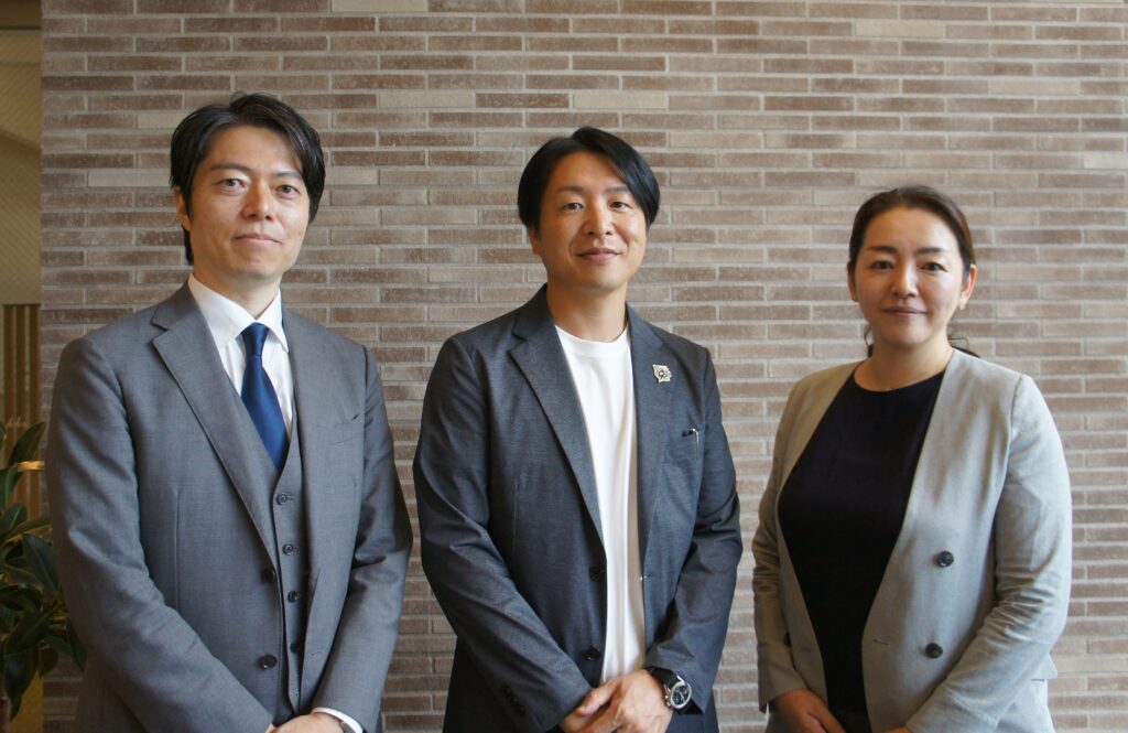 座談会にご協力いただいたエーザイアルムナイ3名