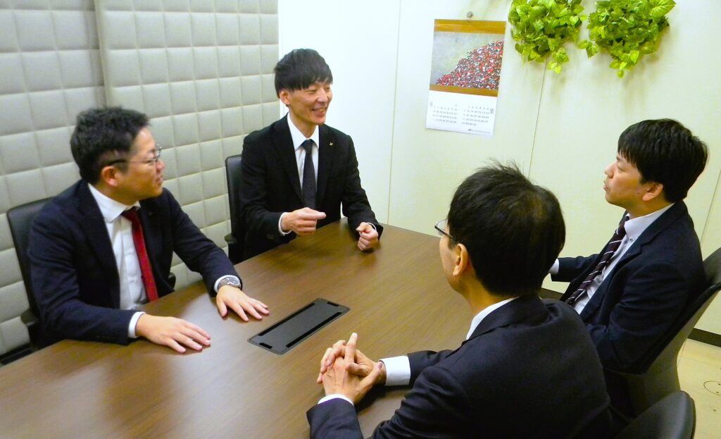 アルムナイについて語る人事課の皆さん