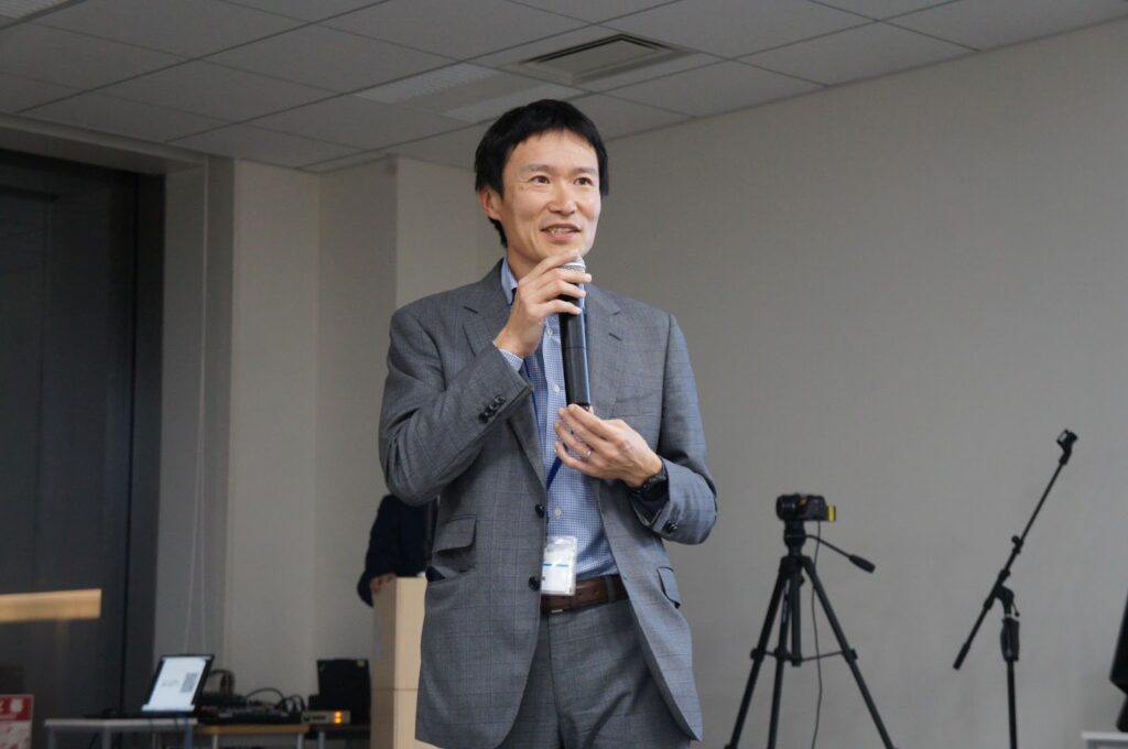事務局を務める土井氏が登壇