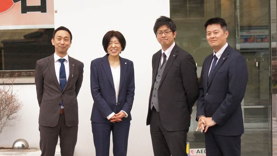 インタビューを受けたくださった4人の人事部の方